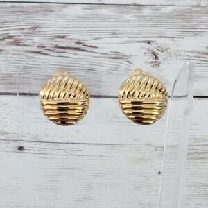 Vintage Clip On Earrings Gold Tone With Line Design 5/8"